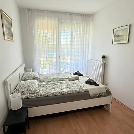 Balaton Nova Apartment-beachfront 公寓 希欧福克
