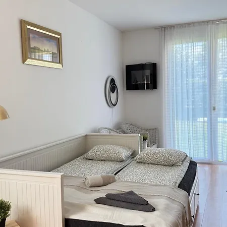 Balaton Nova Apartment-beachfront 公寓 *